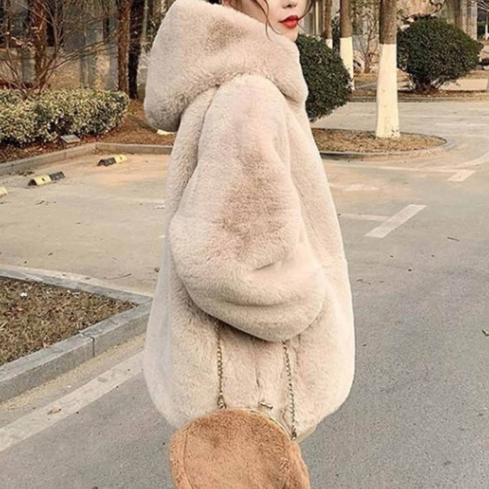 털코트 퍼자켓 겨울 아우터 스타일리시한 실루엣을 연출해주는 후드 점퍼