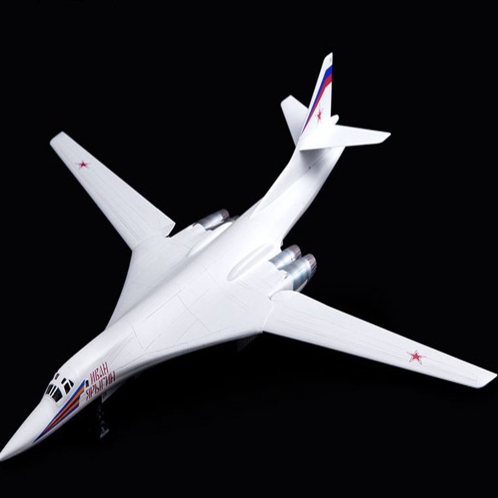 144sc 러시아공군 Tu-160 블랙잭 전략폭격기 프라모델
